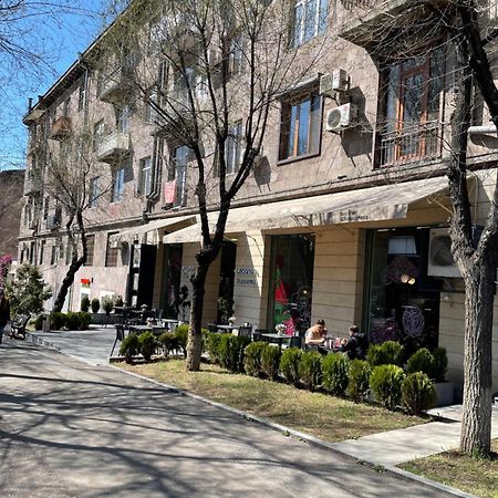 Komitas Apartement Erywań Zewnętrze zdjęcie